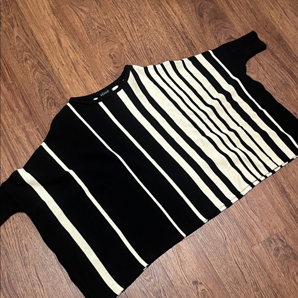 VENUS Bold Black and Cream Striped Sweater - Picture 6 of 7